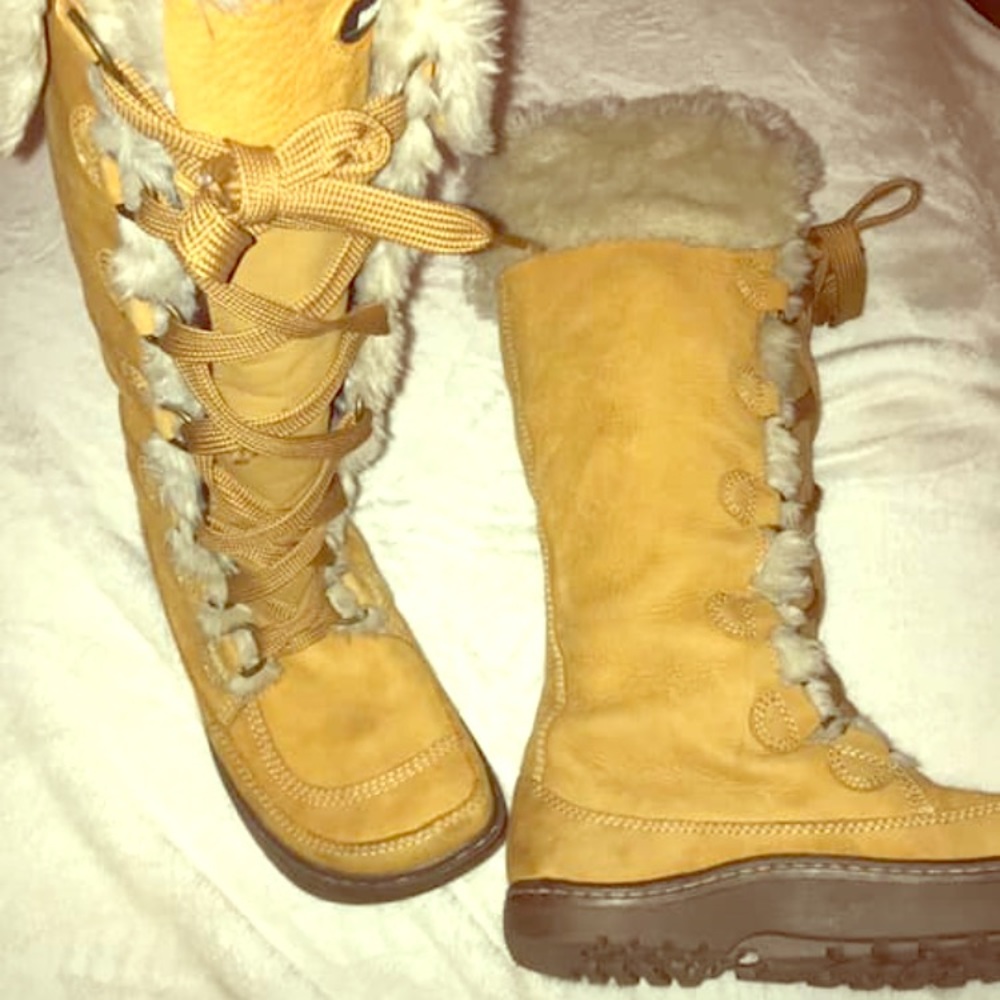 EARTH (Brand) Long tie-up Boots size 8B
